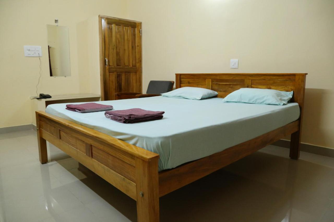 Hotel Sooryakamal Mahal Dharmastala Exterior foto